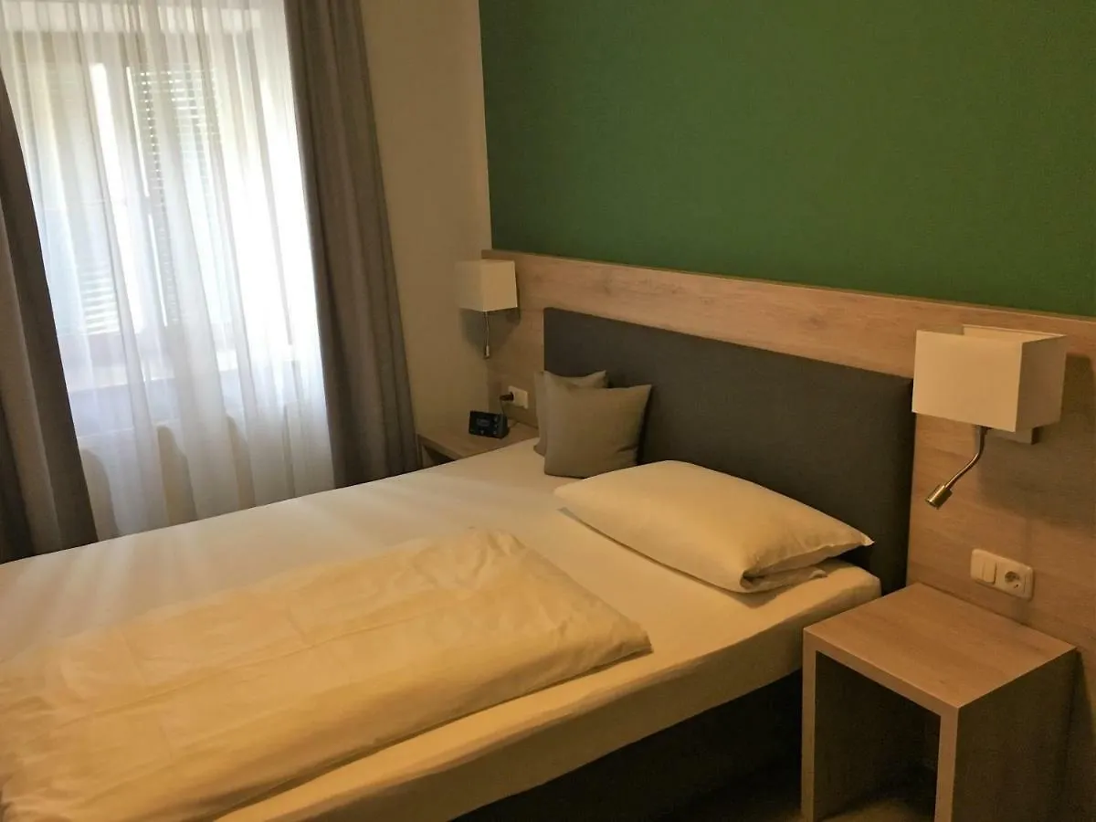 Eberl Hotel Pension Muenchen Feldmoching 게스트하우스