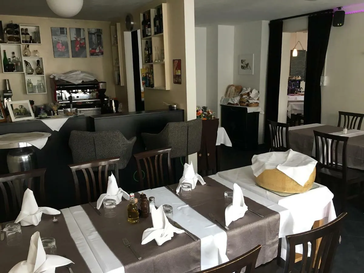 Eberl Hotel-Pension München Feldmoching 2*, Múnich